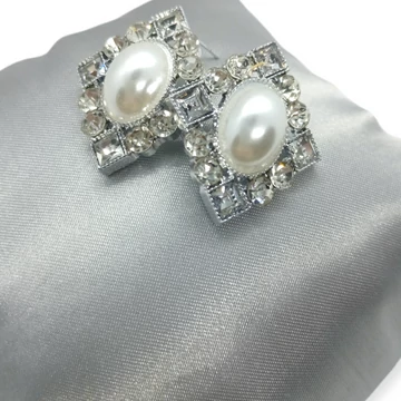 KÖVES TEKLAGYÖNGY FÜLBEVALÓ