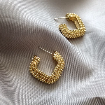 SZÖGLETES ARANY FÜLBEVALÓ-RÜCSKÖS