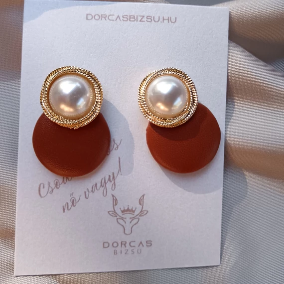 Barna bőr fülbevaló teklával