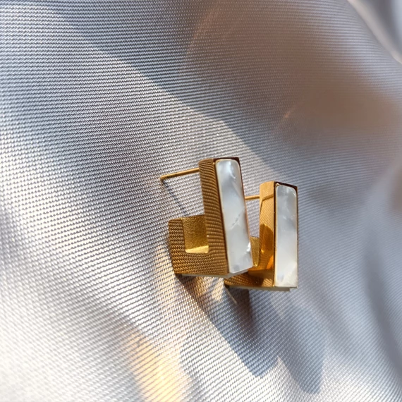 Nemesacél fehér márvány minimál fülbevaló