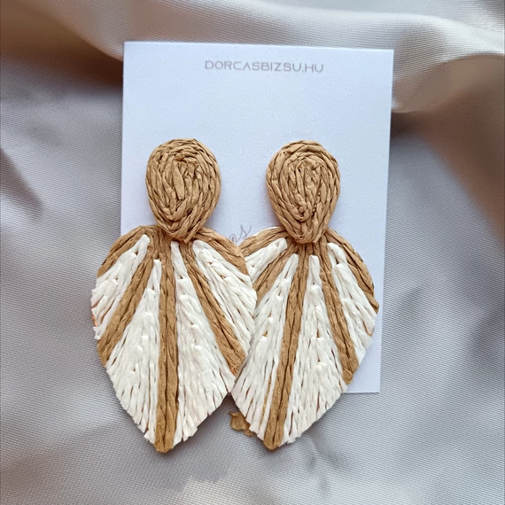 Levél formájú gyékény barna fülbevaló