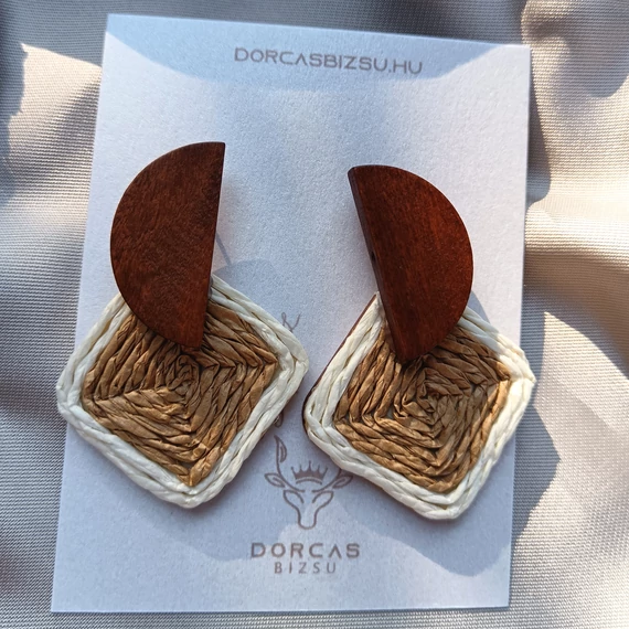 Gyékény különleges formájú fülbevaló, barna
