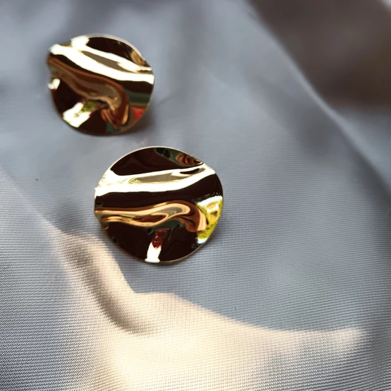 Nemesacél ívelt kör arany fülbevaló