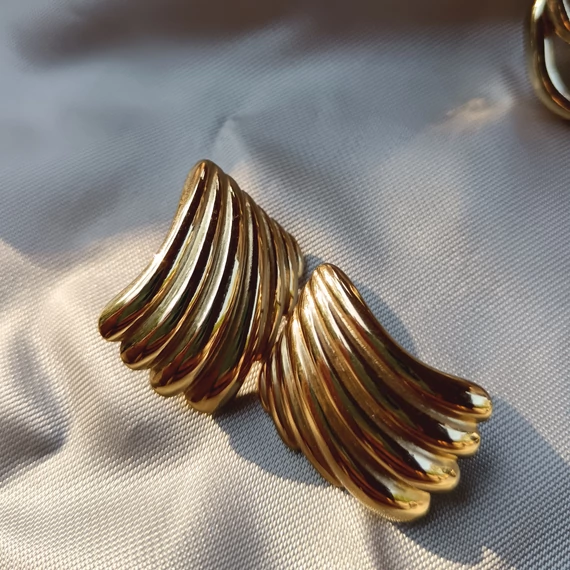 Nemesacél kagyló arany fülbevaló