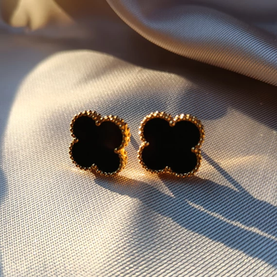 Nemesacél BLACK lóhere fülbevaló arany