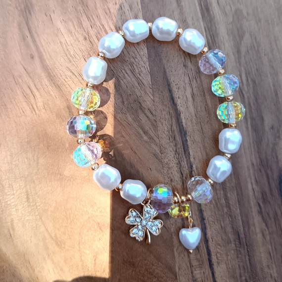 Fehér lóherés üveggyöngy karkötő