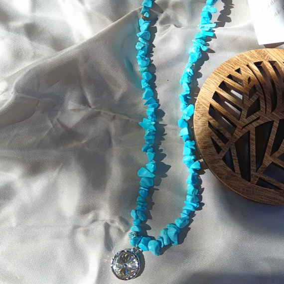 Égszín kék köves nyaklánc (nemesacél Terméskövekből)