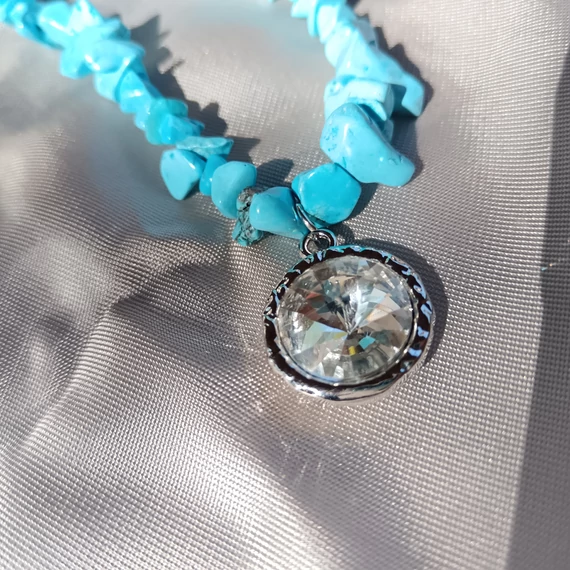 Égszín kék köves nyaklánc (nemesacél Terméskövekből)