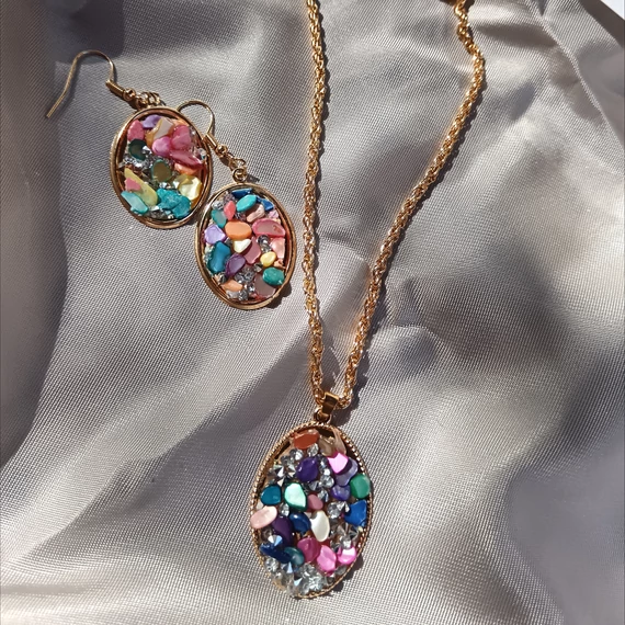 Színes termésköves szett (nyaklánc és fülbevaló)