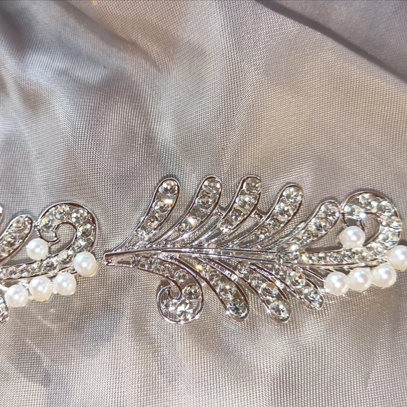 Menyasszonyi fejdísz, virágos