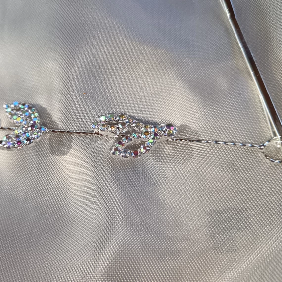 Menyasszonyi fejdísz, levélmintás