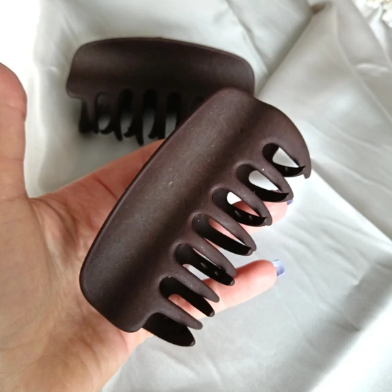  Kaucsuk törhetetlen hajcsat széles_BARNA