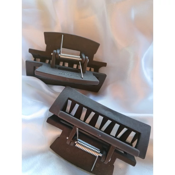 Kaucsuk gumi szögletes nagy hajcsat_Barna