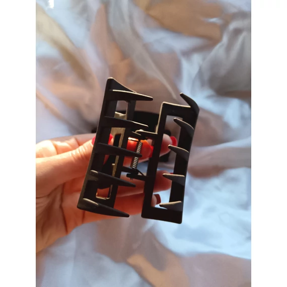 Kaucsuk gumi szögletes nagy hajcsat_Barna