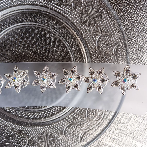 Nagy virágos hajtűspirál