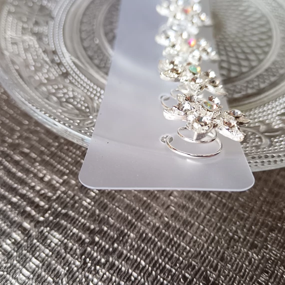 Nagy virágos hajtűspirál