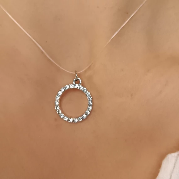 Ezüst kapcsos damil nyaklánc köves medállal