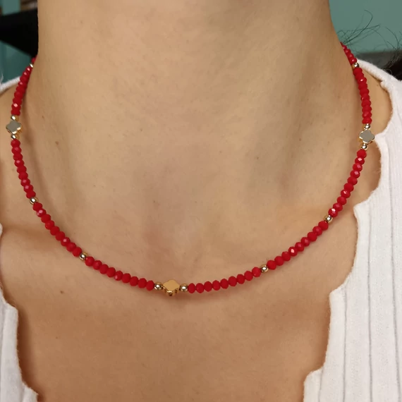 NEMESACÉL NYAKLÁNC - piros gyöngyös, kereszt mintával