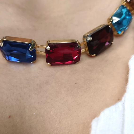 Színes köves nyaklánc