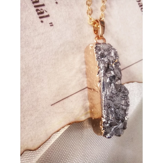 GRÁNIT KŐ MEDÁL-VÉKONY ARANY NYAKLÁNC