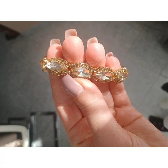 SOK KÖVES KARKÖTŐ