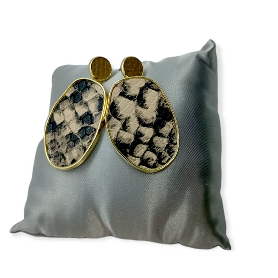 KÍGYÓ MINTÁS FÜLBEVALÓ