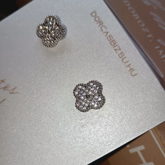 NEMESACÉL FÜLBEVALÓ KERESZT_ KÖVES SILVER