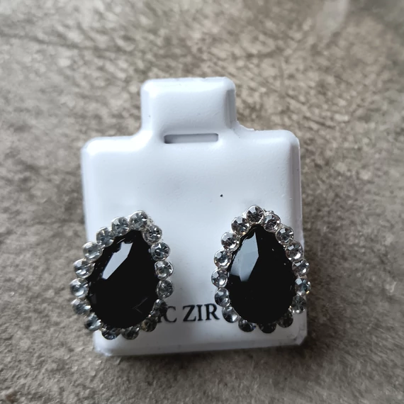 Csepp köves fülbevaló