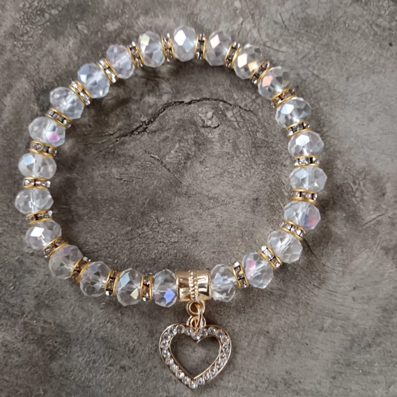 Üveggyöngyös karkötő szivecskés medállal