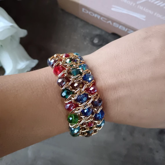 Színes köves karkötő