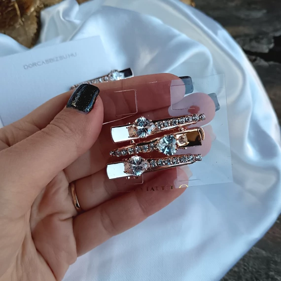 ROSE GOLD HAJCSATT SZÍV ALAKÚ