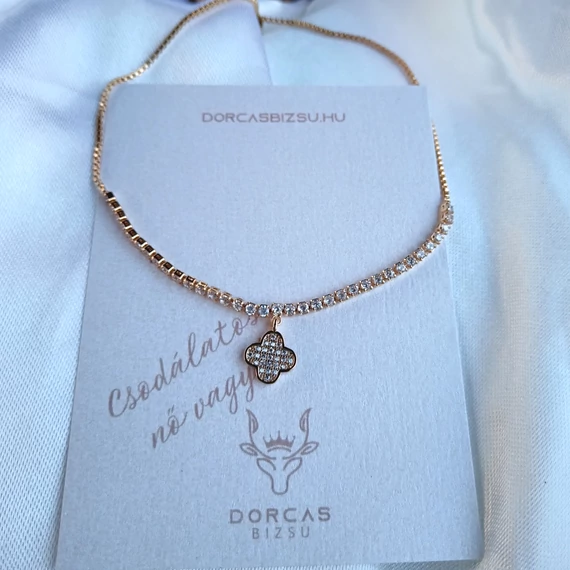 NEMESACÉL_ kereszt medálos swarovski kövekkel díszített karkötő