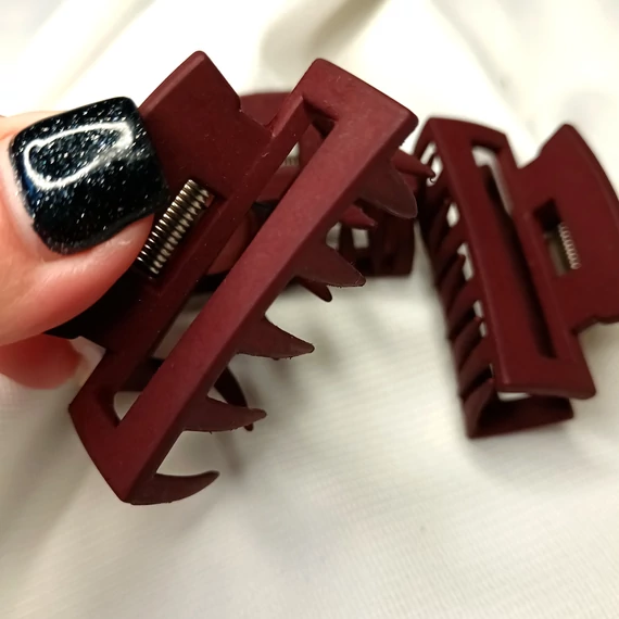 Kaucsuk törhetetlen hajcsat széles közép méret  BARNA