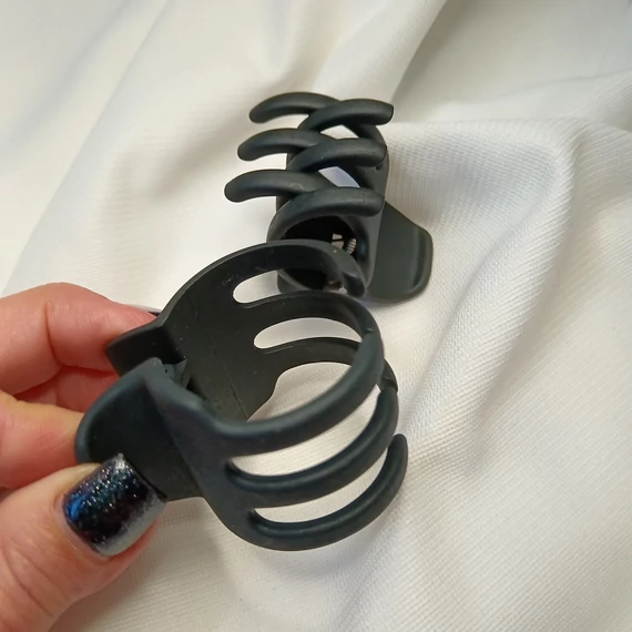 Kaucsuk törhetetlen hajcsat nagy fogakkal FEKETE