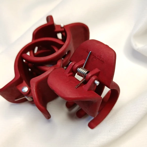 Kaucsuk törhetetlen hajcsat nagy fogakkal BORDÓ