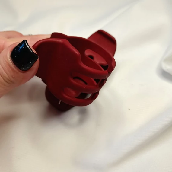 Kaucsuk törhetetlen hajcsat nagy fogakkal BORDÓ