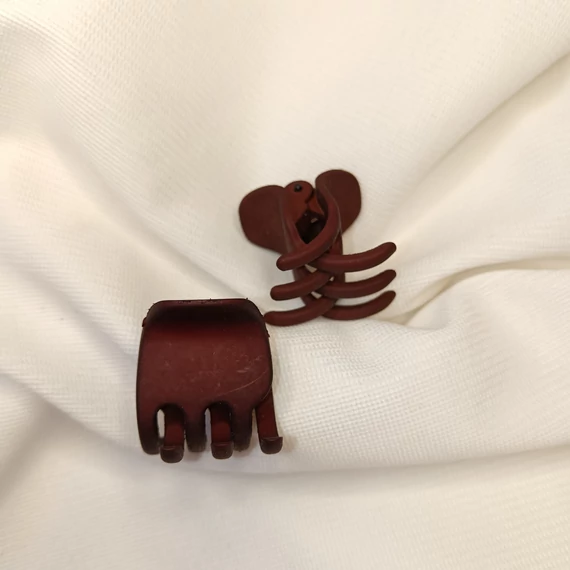 Kaucsuk törhetetlen hajcsat_ közép méret BARNA