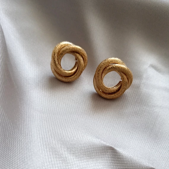 CSAVART KARIKA -ARANY FÜLBEVALÓ