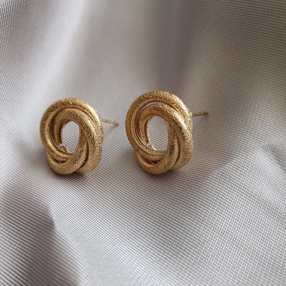 CSAVART KARIKA -ARANY FÜLBEVALÓ