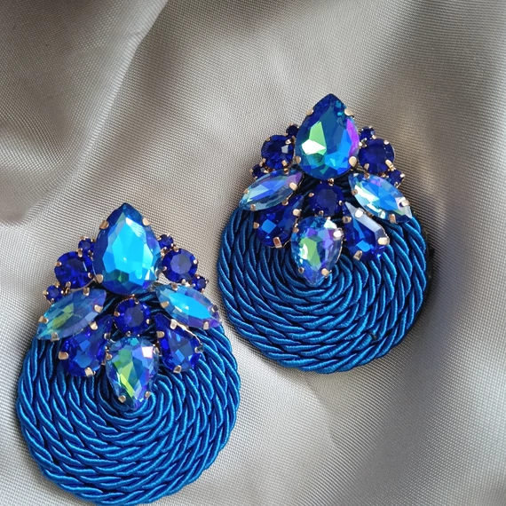 KIRÁLYKÉK KÖVES FÜLBEVALÓ