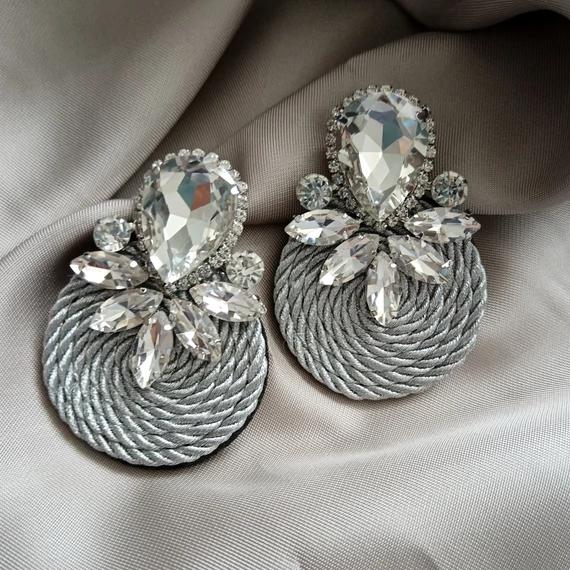 EZÜST KÖVES FÜLBEVALÓ