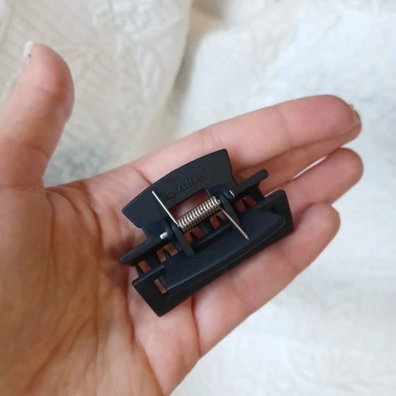 Kaucsuk törhetetlen hajcsat széles közép méret FEKETE