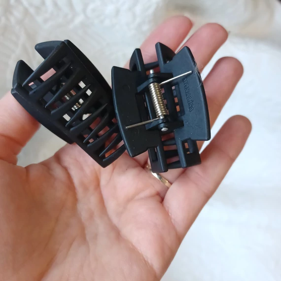 Kaucsuk törhetetlen hajcsat széles közép méret FEKETE