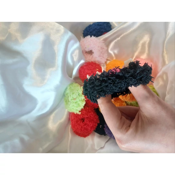 Bolyhos hajgumi_Fekete