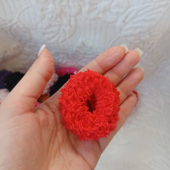 Bolyhos hajgumi_piros